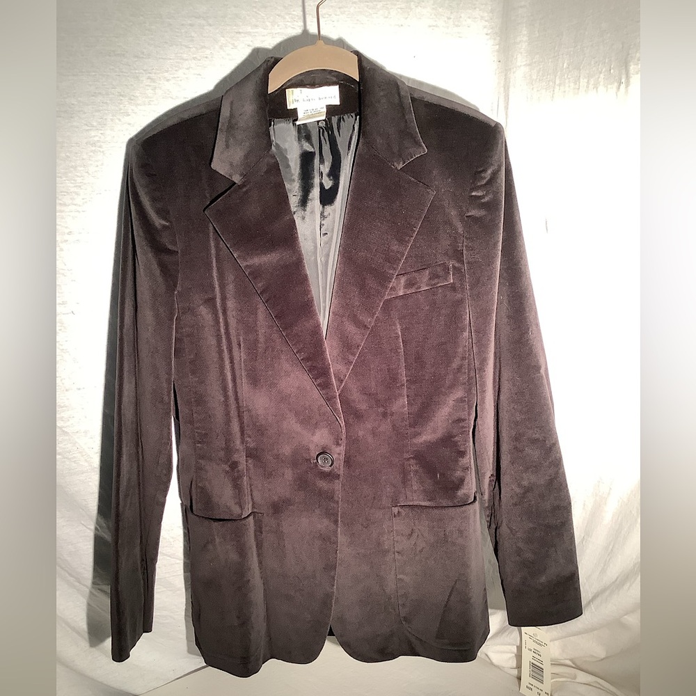 Charcoal black velour suit jacket by Harve Bernard